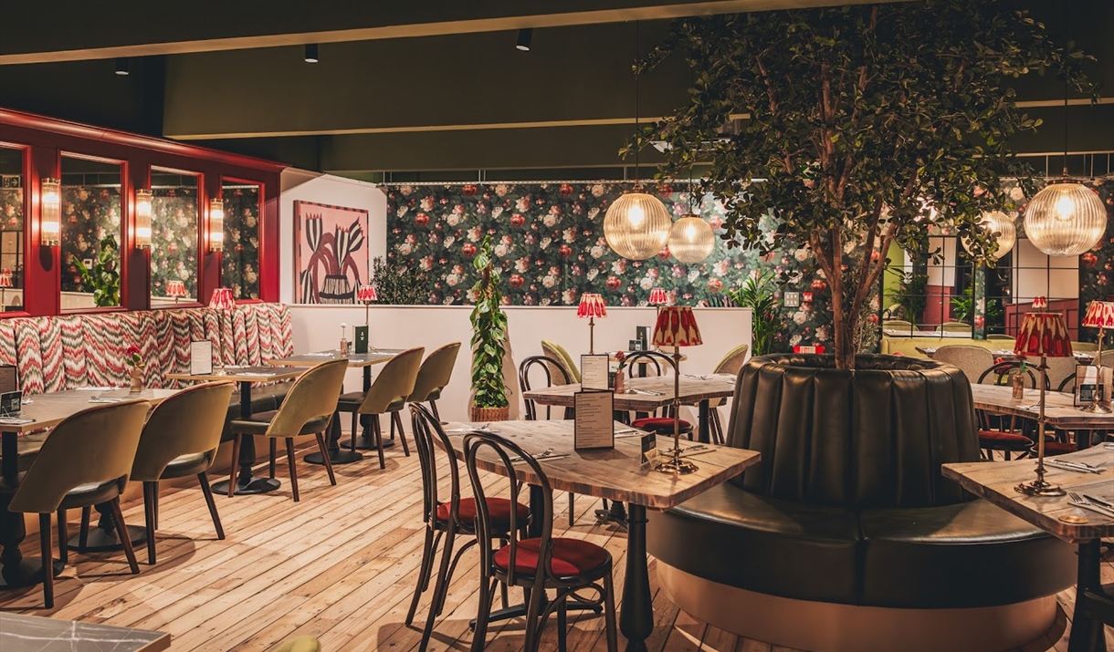 Pugh's Garden Kitchen Restaurant room with seating