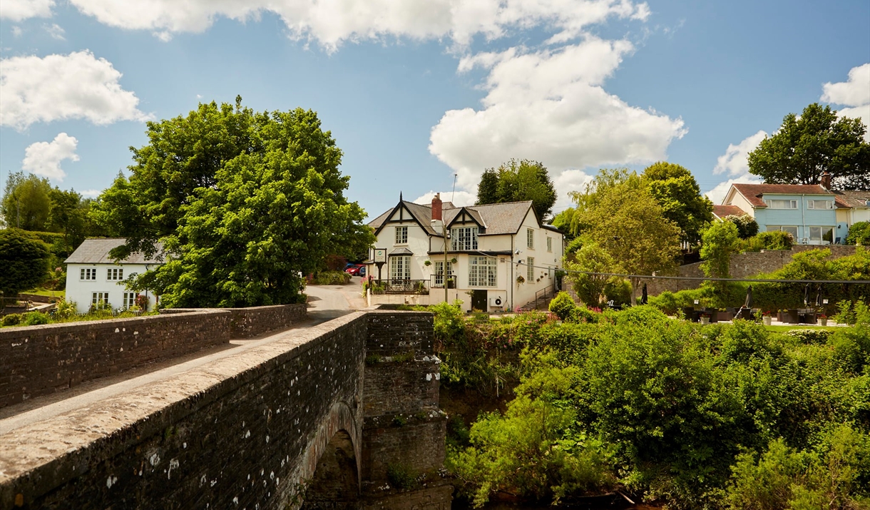 Newbridge on Usk