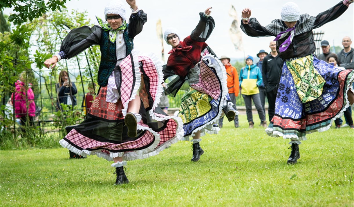 Three dancers