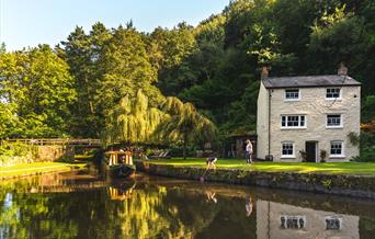 Beacon Park Cottages Monmouthshire and Brecon Canal Llanfoist Wharf