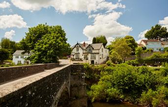 Newbridge on Usk