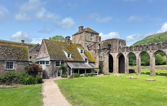 Llanthony Priory