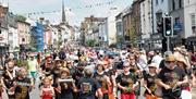 Samba_band_leading_Monmouth_carnival