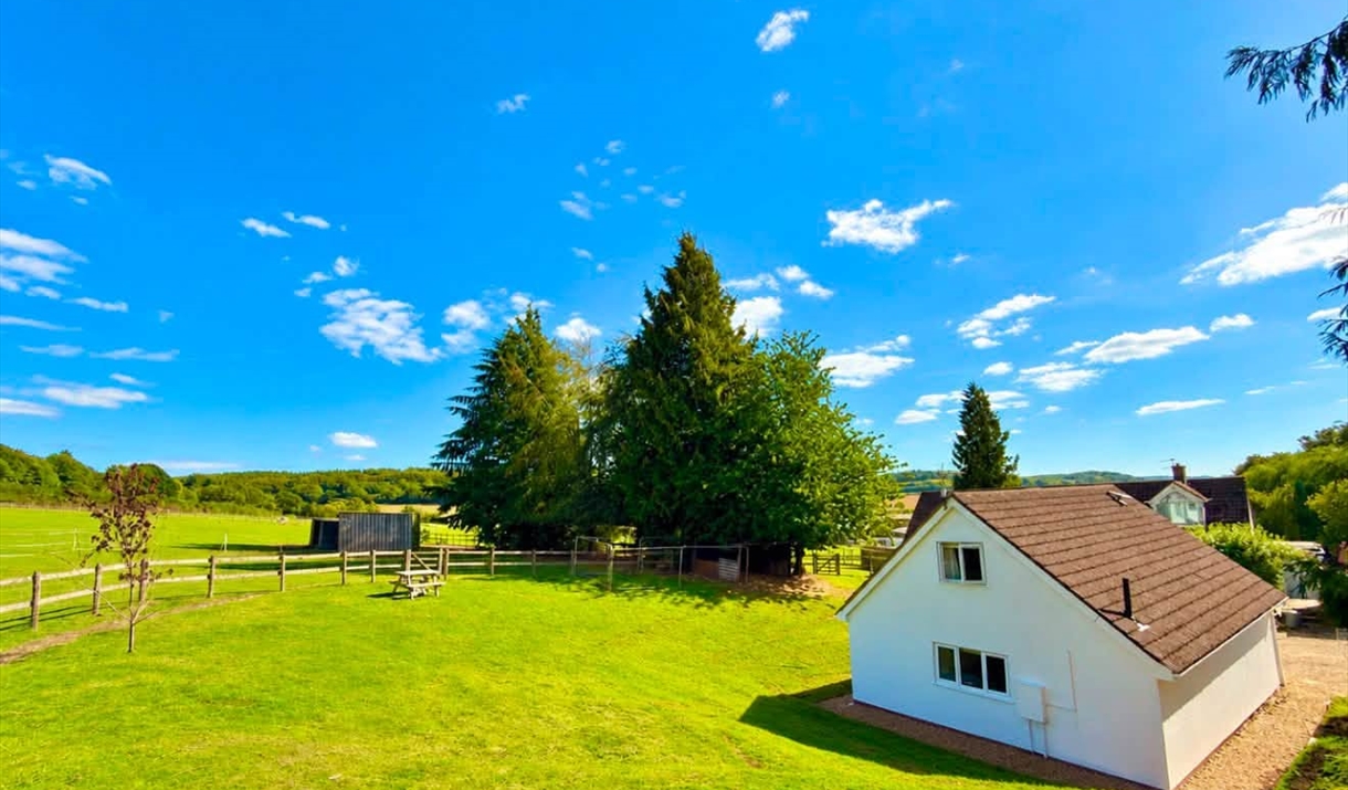 Holiday cottage in green countryside Holiday cottage in green countryside