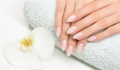 nails