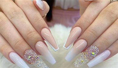 nails