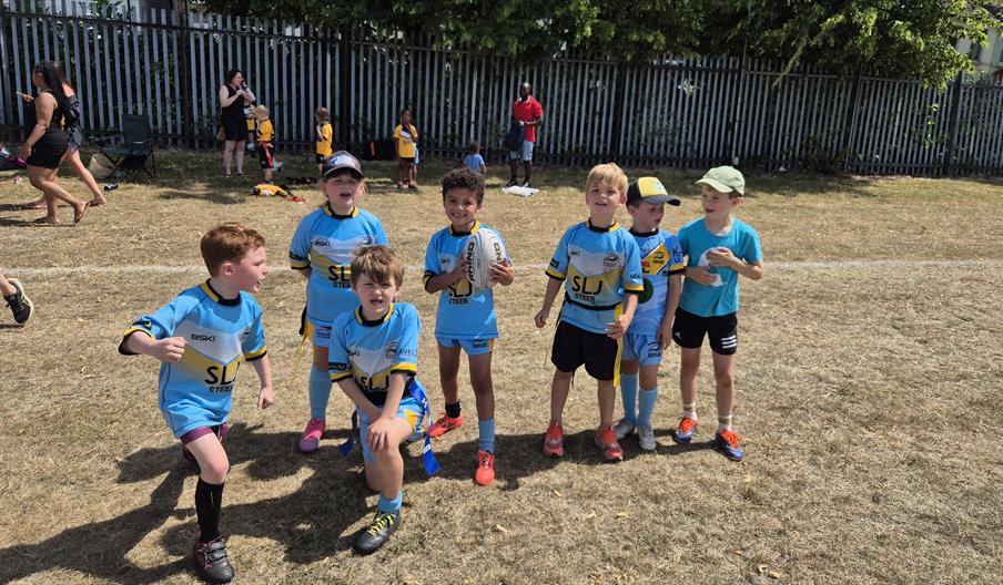 Elmbridge Eagles minis