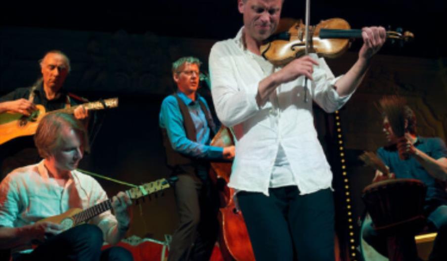 Alehouse Sessions - Bjarte Eike & Barokksolistine