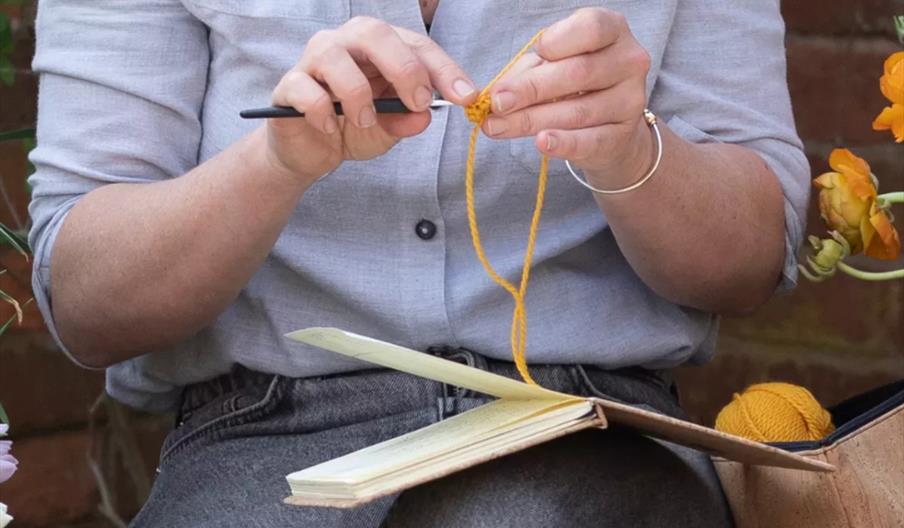 Botanical amigurumi crocheting workshop