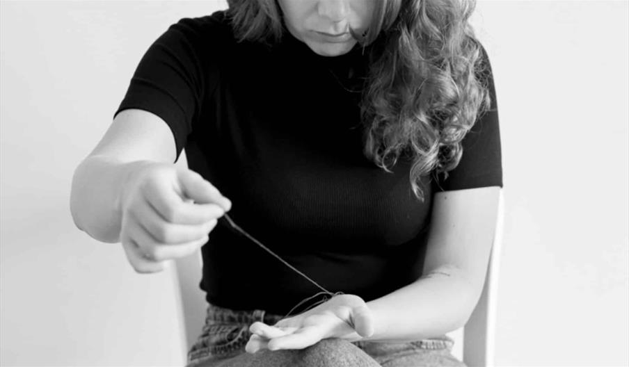 Cartographies of Touch – Body, Matter, and Writing