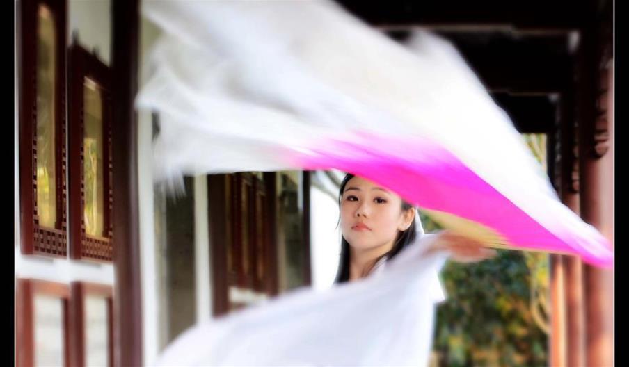 Chinese Classical Dance Flowing Silk