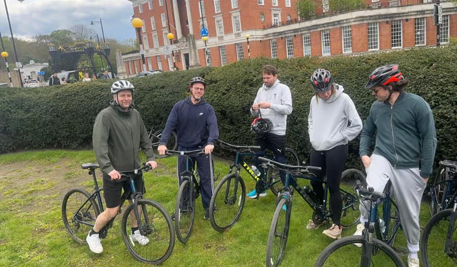 Historic Richmond Cycling Tour - Park, River, Palace