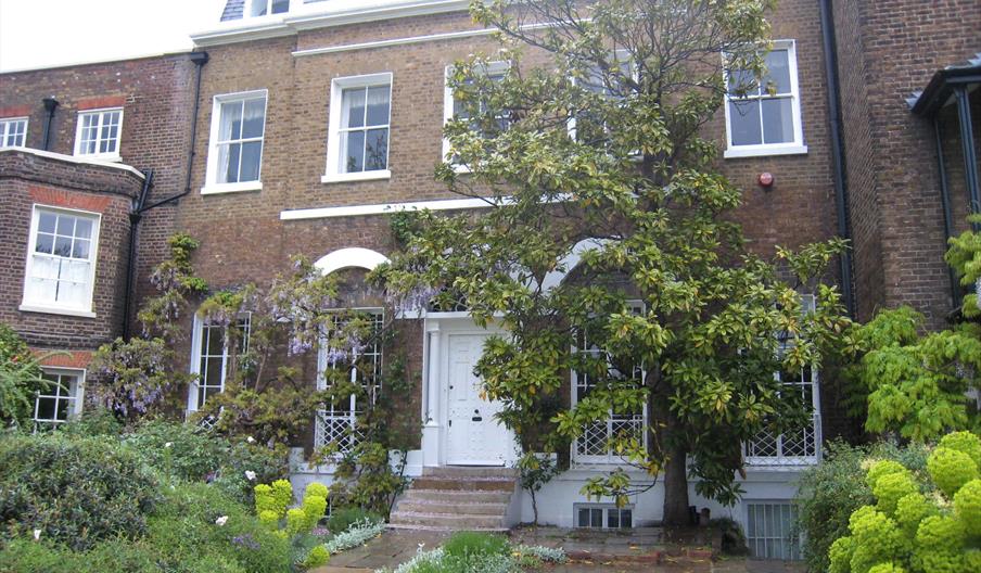 Georgian houses on Kew Green