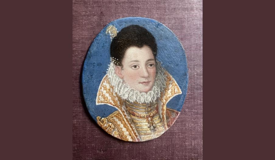 Lavinia Fontana (1552 -1614) Portrait of a noblewoman, c. 1580-1590, oil on copper, 5.5 x 4.75cm. Collection of Nick Cox / Period Portraits.