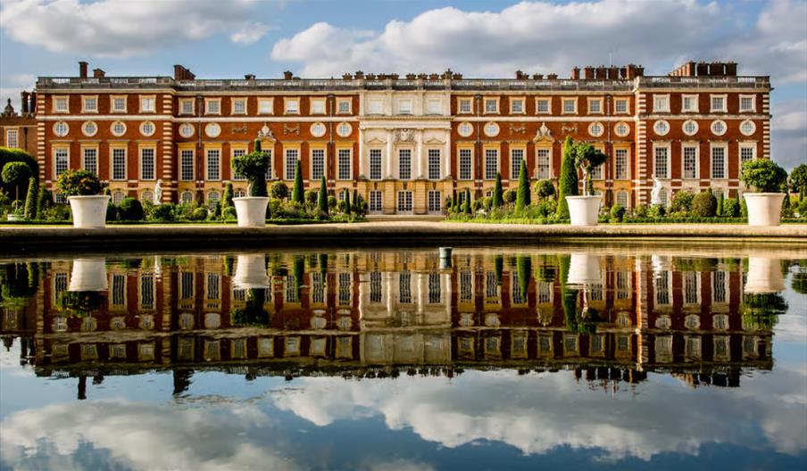 Panoramic Bus Tour, Hampton Court, & Windsor Castle