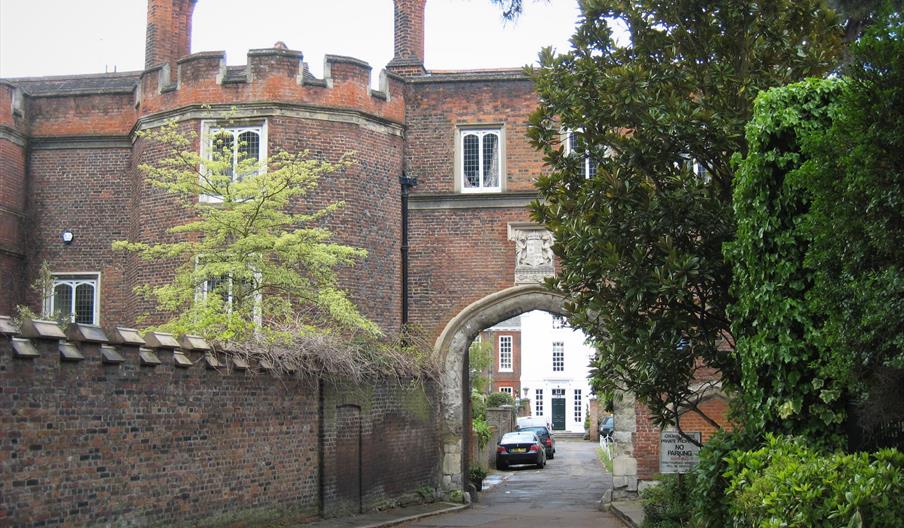 Old Palace Gate, Richmond Green