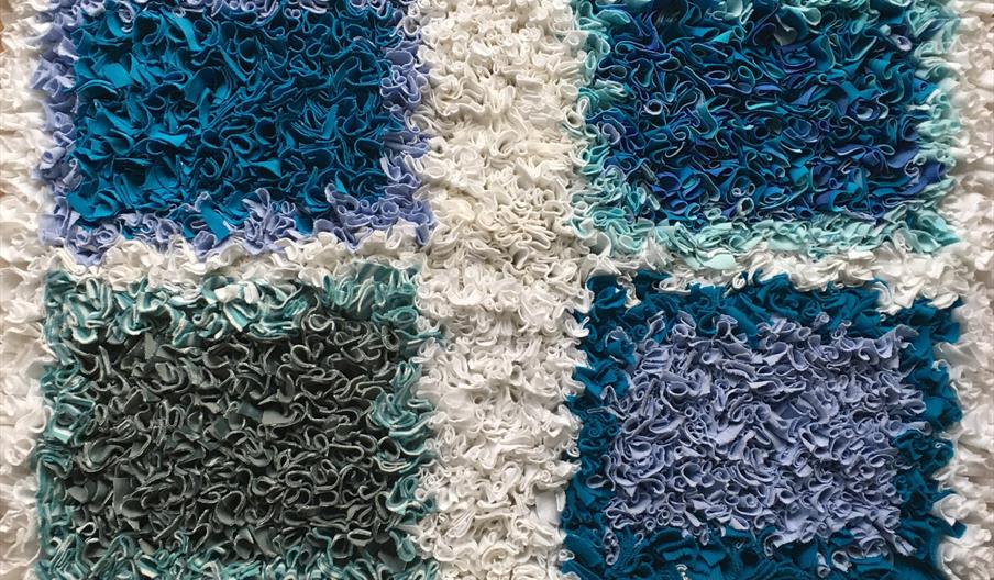 Rag rug in blues and whites