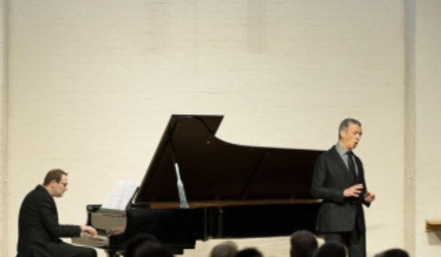 Roderick Williams – An English Song Winterreise
