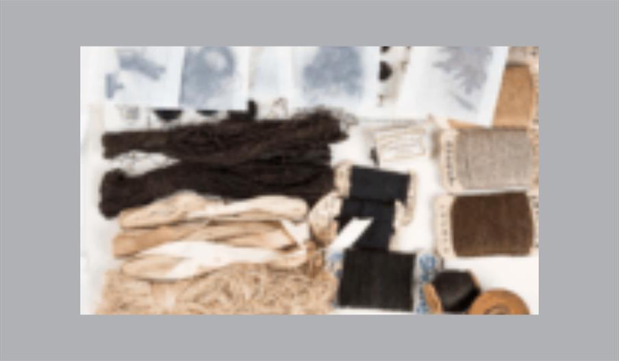 Sewing Wrap inspired by the one used by Victorian explorer