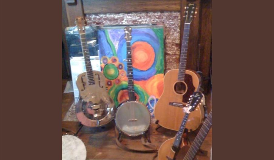 Singaround: Informal, unplugged song circle