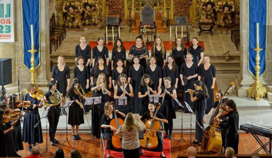 St Paul's Girls' School Orchestra & Choir  Imogen Holst & Gustav Holst