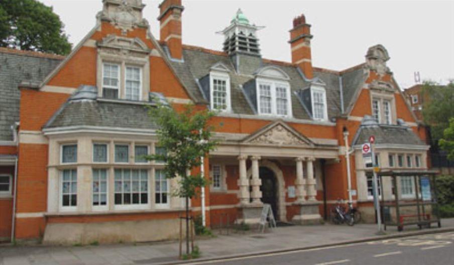 Exterior Teddington Library