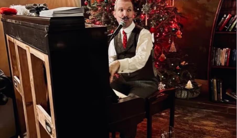 Tom Carradine’s Christmas Cockney Singalong