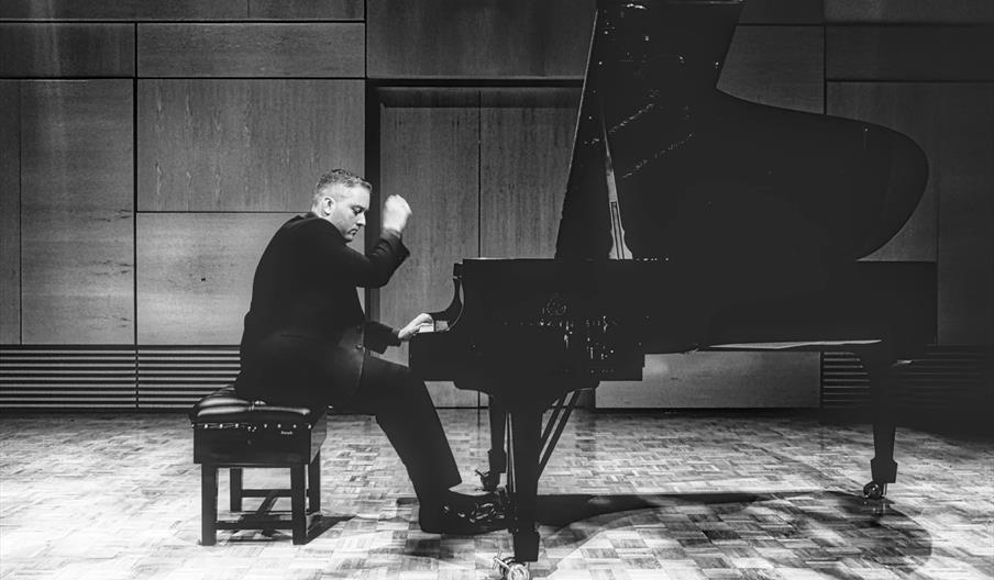 Tyler Hay pianist