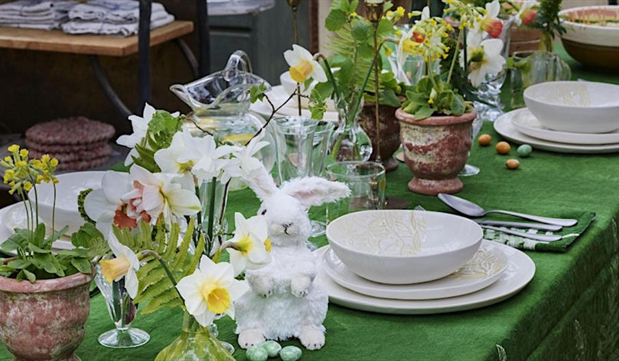 Easter Tablescaping
