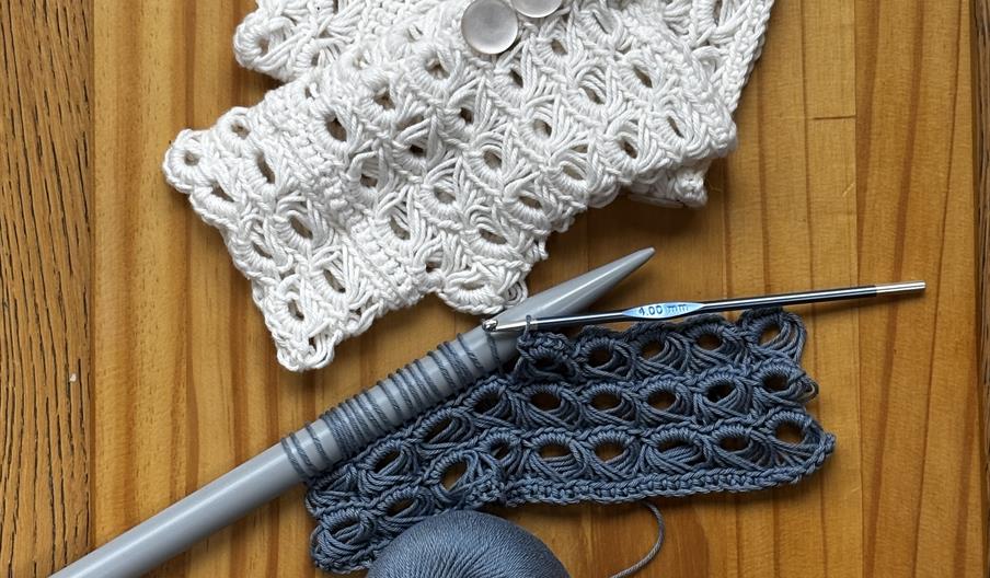 Gloves and broomstick crochet sample