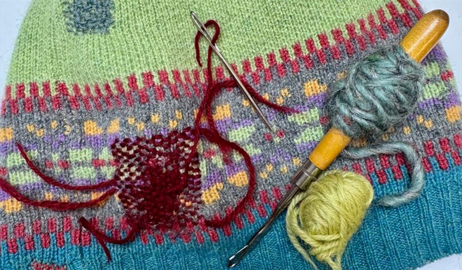 Visible Mending - Darning taster