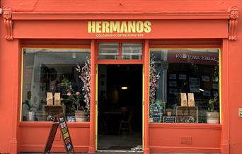 Hermanos-coffee-barnes