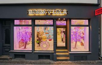 Bimba Y Lola shop front
