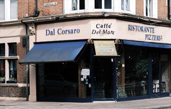 A front shot of Caffe Del Mare