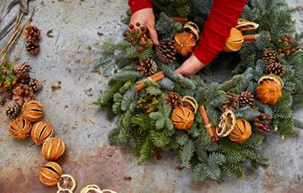Christmas-Wreath-Making