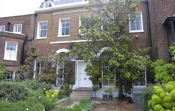 Georgian houses on Kew Green