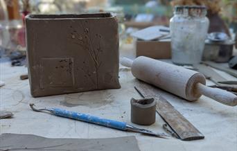 Slab pot and tools