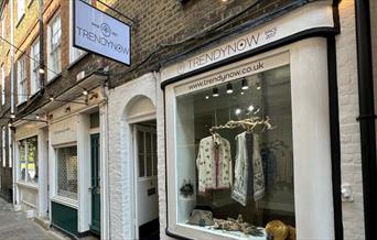 Trendy Now Clothing Store Exterior