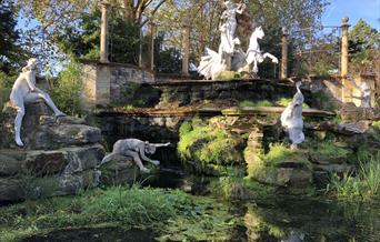 Twickenham marble statues