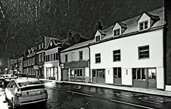 Hampton Wick at night by Dave Rees