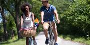 Summer Cycle, Couple cycling