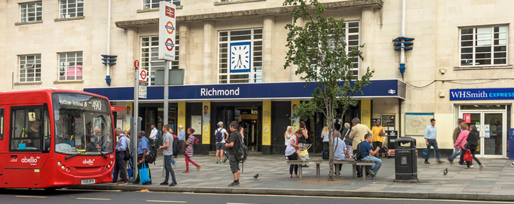 An image of Richmond station during the day