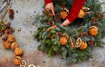 Christmas-Wreath-Making