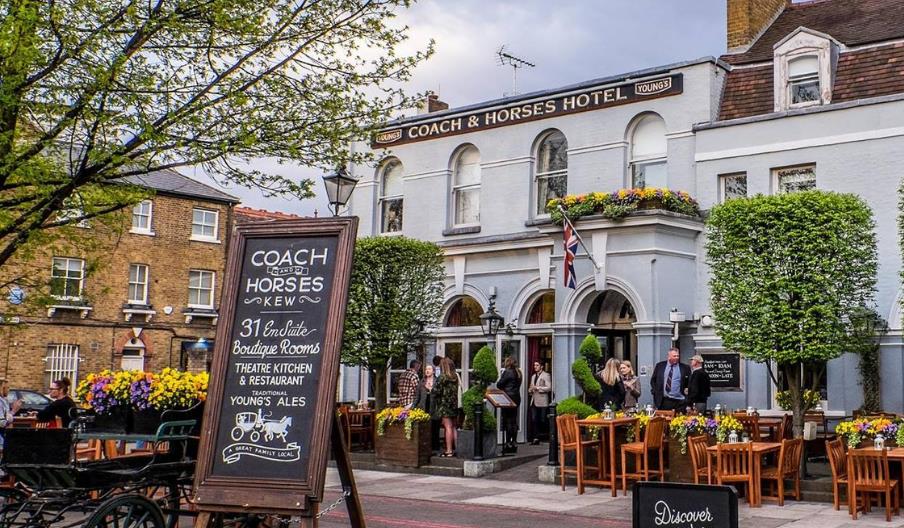 Front shot of Coach & Horses