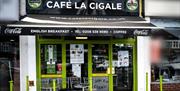 A front shot of Cafe la cigale