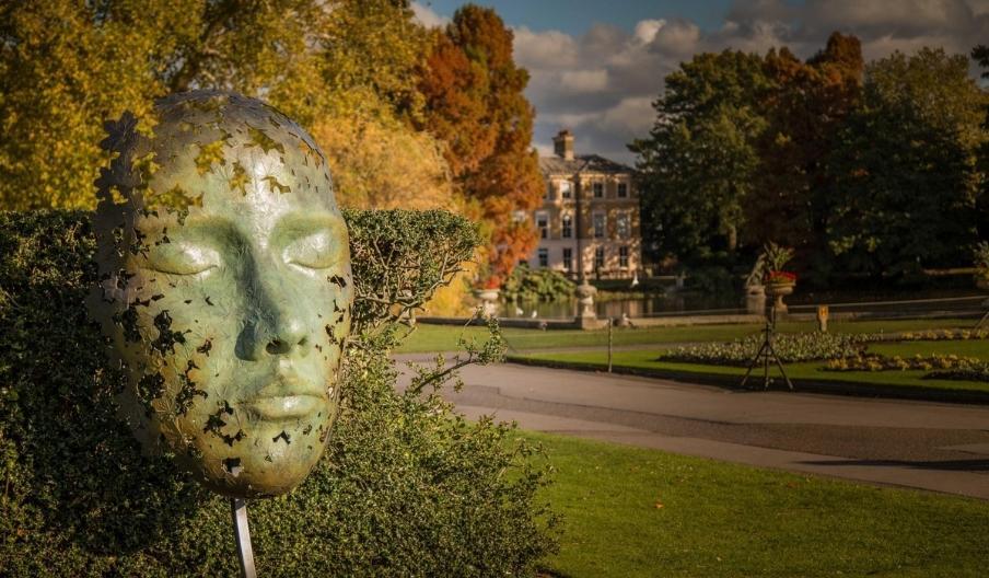 A beautiful sculpture located in Kew Gardens
