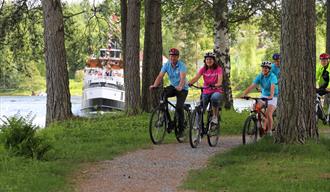 Cycling along the Telemark Canal