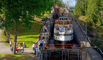 MS Victoria in Vrangfoss lock