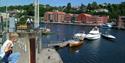 VENTEBRYGGE: Ved innseilingen til Skien sluse i Bryggevannet er det ventebrygge for fritidsbåter.