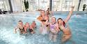 gruppe jenter på badeland i Skien fritidspark